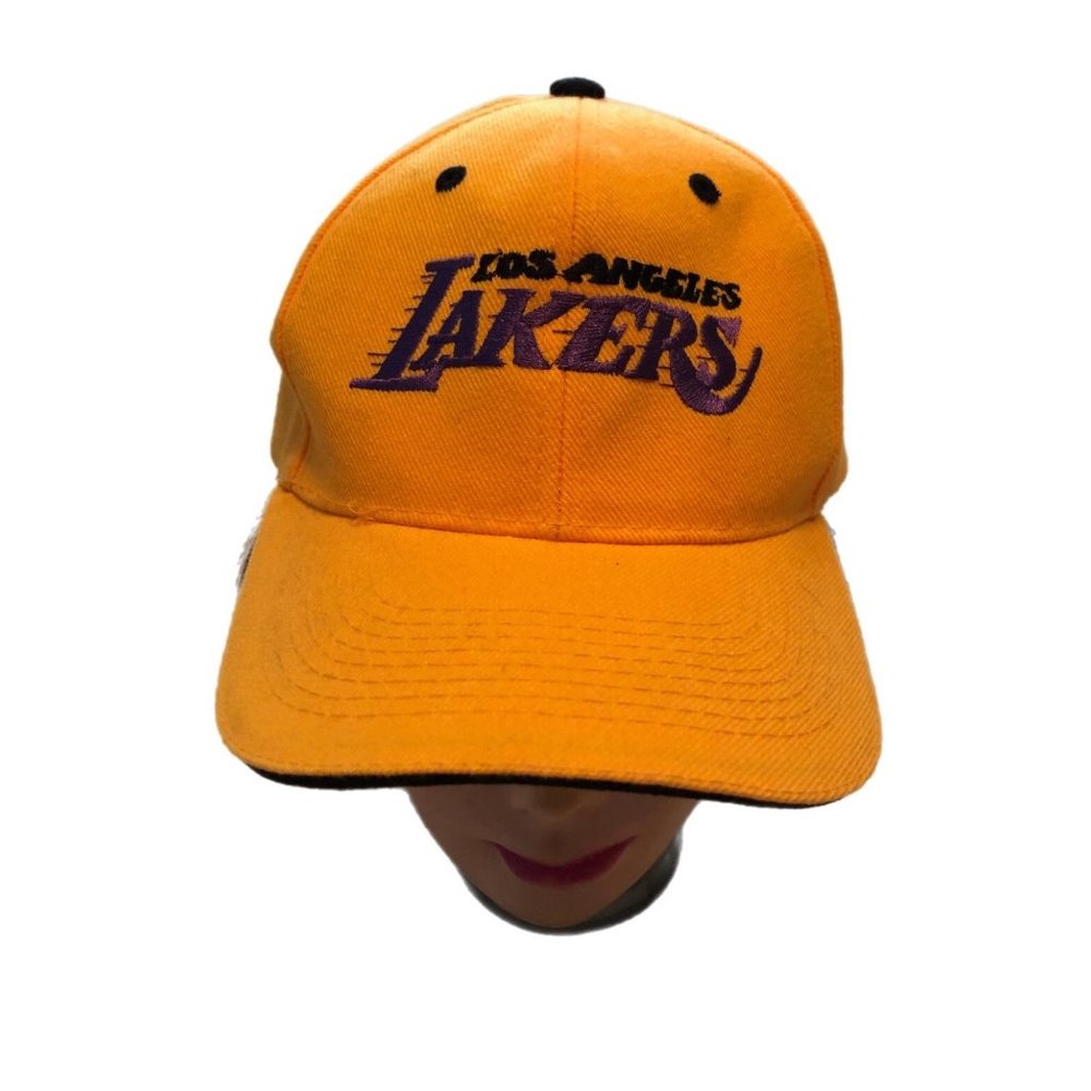 LOS ANGELES LAKERS HAT/CAP YELLOW AND PURPLE *PRE OWNED* * GREAT CONDITION *